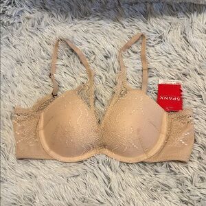 SPANX Women's Soft Nude Lace Push Up Plunge Bra